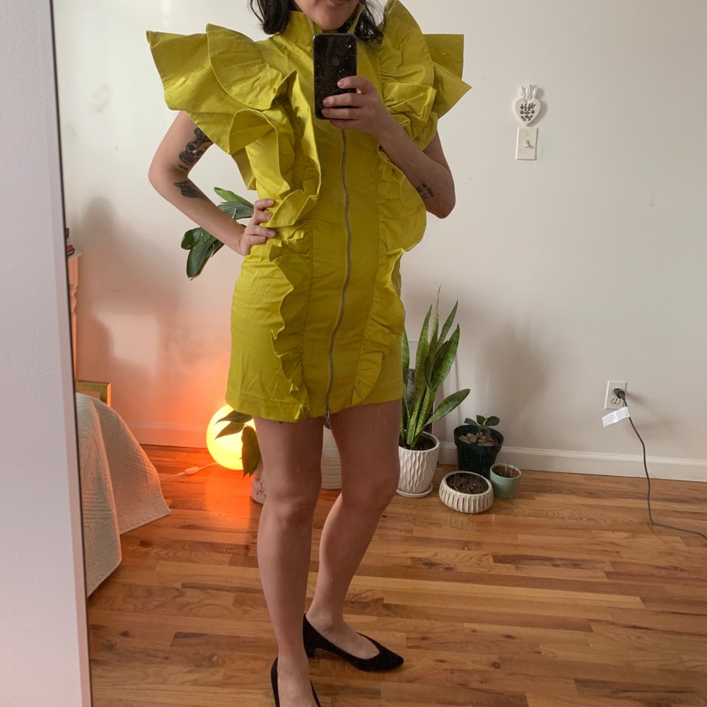 Chartreuse dress 👗